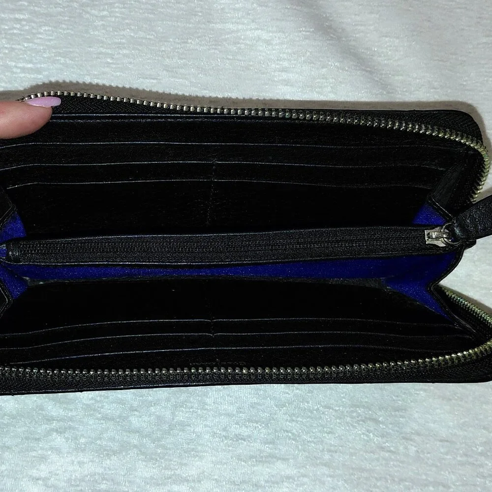 Cole Haan Black Leather Zip Around Wallet – Textured Leather